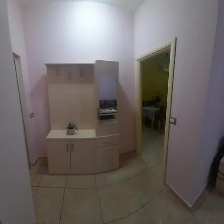 Apartment Andi Tirana